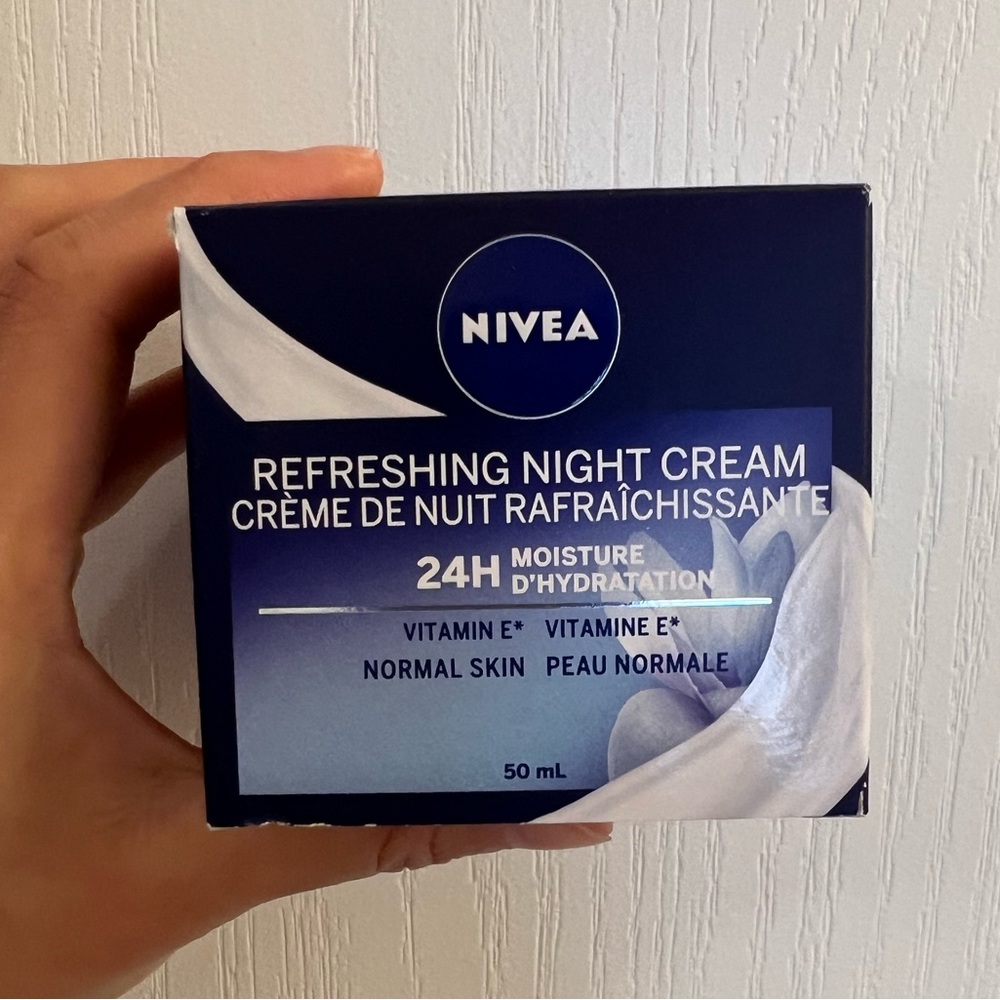 Nivea Essentials 24h Moisture Boost + Refresh Night Cream